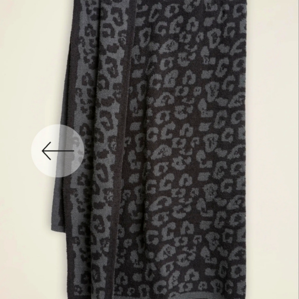 EUC Barefoot Dreams blanket